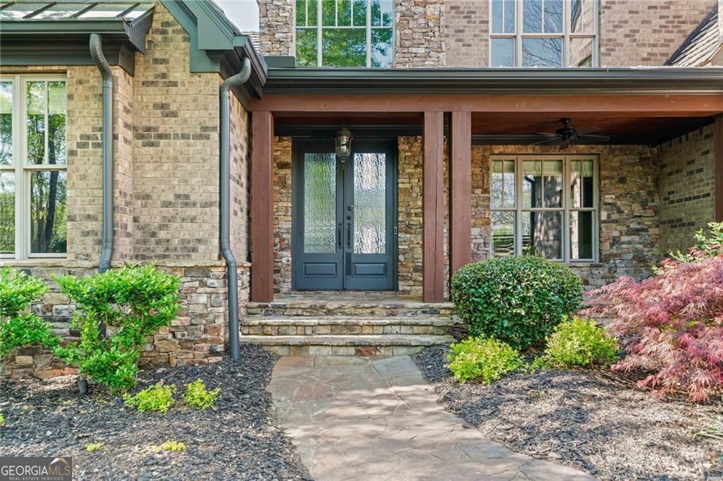411 River Bluff LN