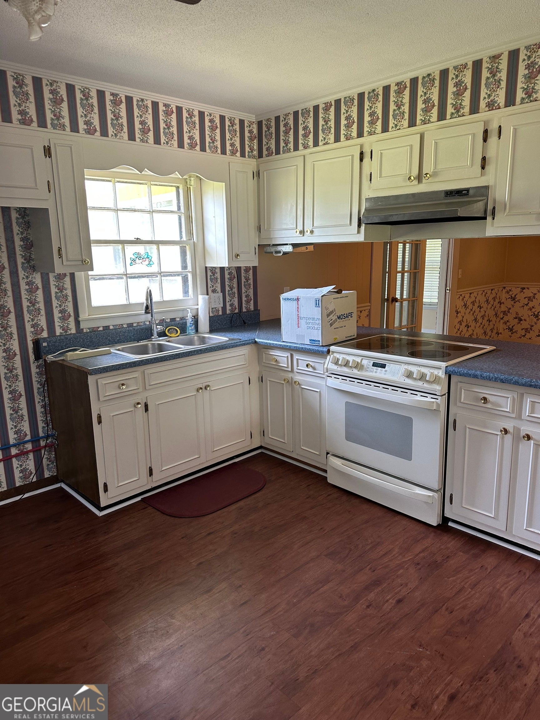 1601 Prosperity LN