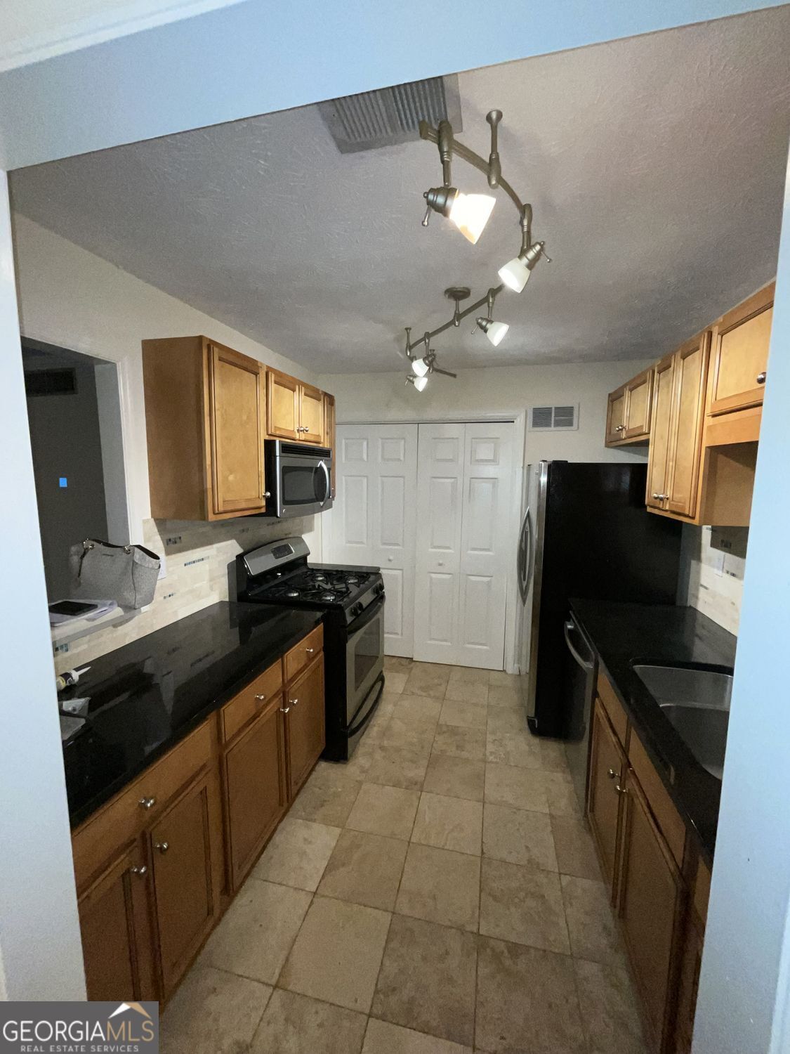 103 Country Park DR 103