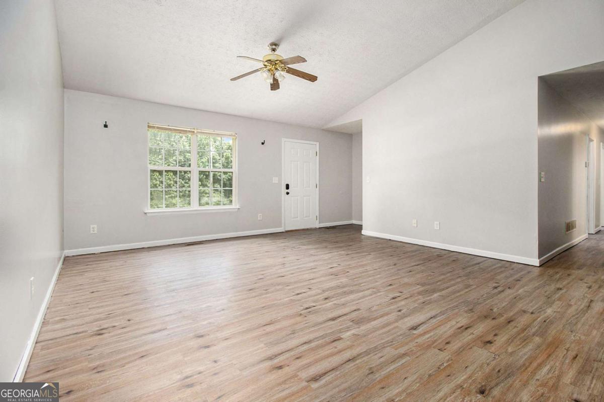 870 Eagles Nest CIR