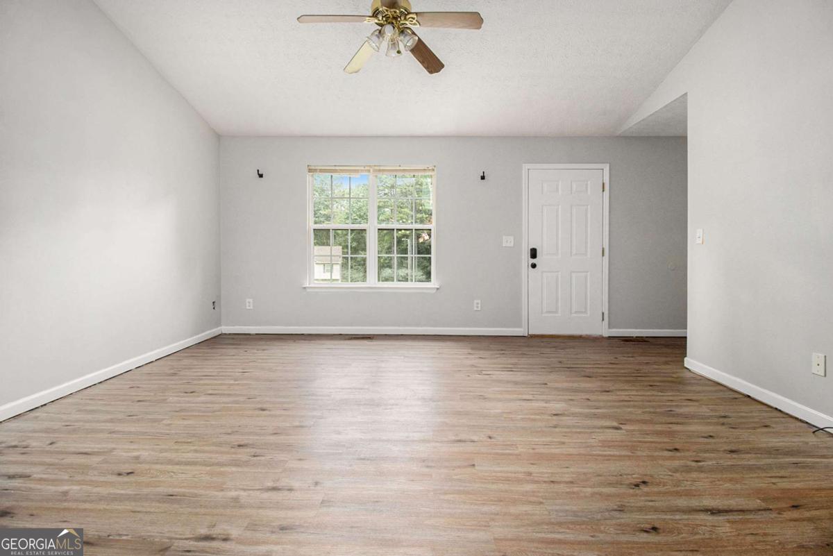 870 Eagles Nest CIR