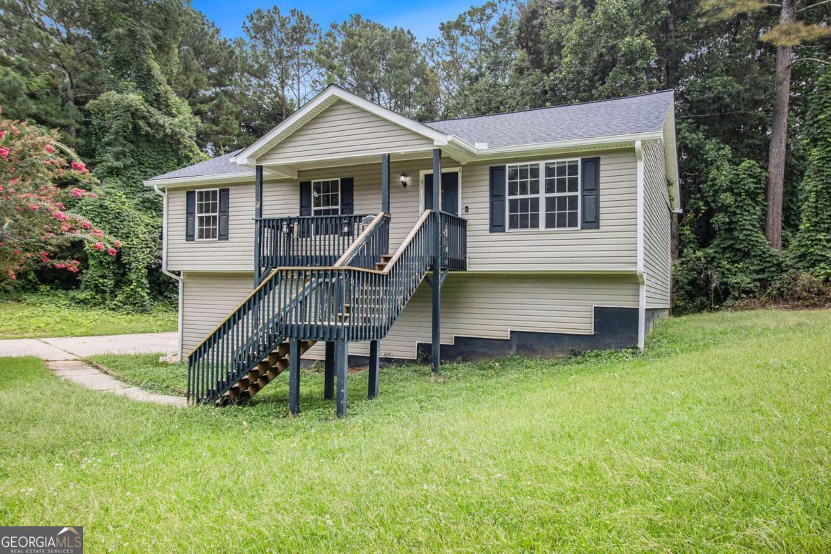 870 Eagles Nest CIR
