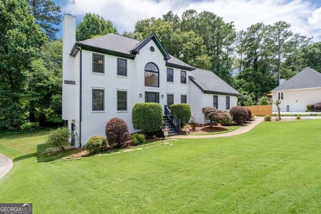 Photo of 3230 Mary Drive, Marietta, GA 30066 (MLS # 10792375)