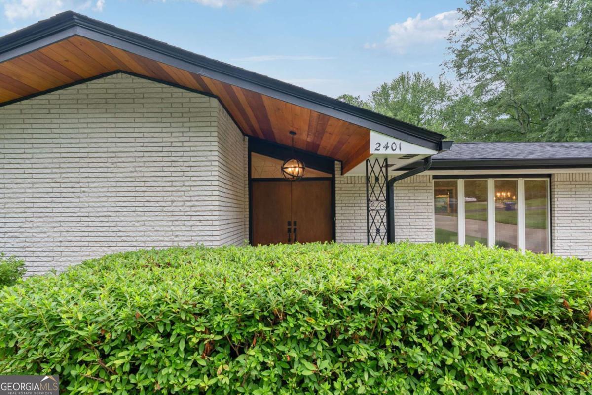 2401 Henderson Pines CT