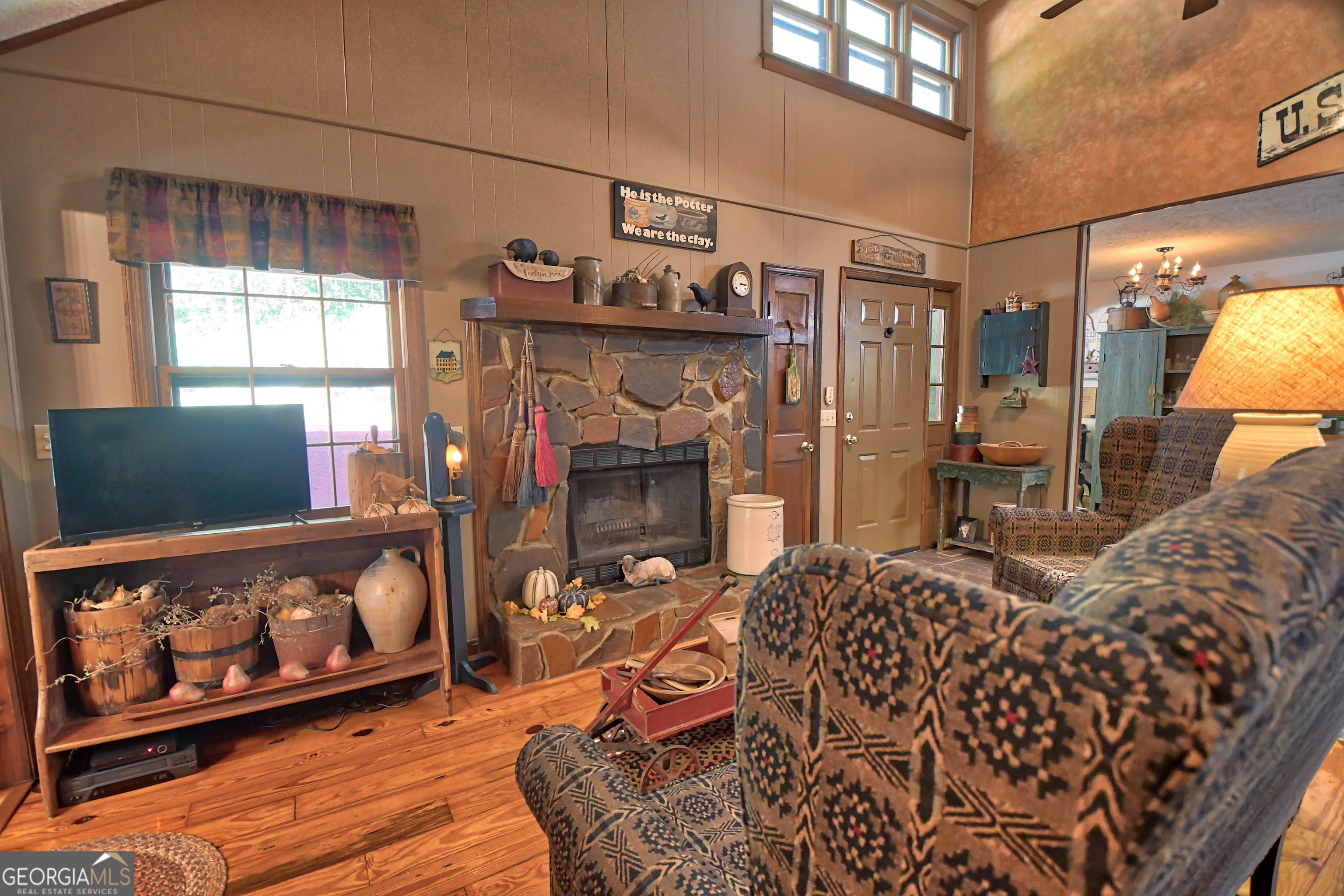 31 Creekside LN