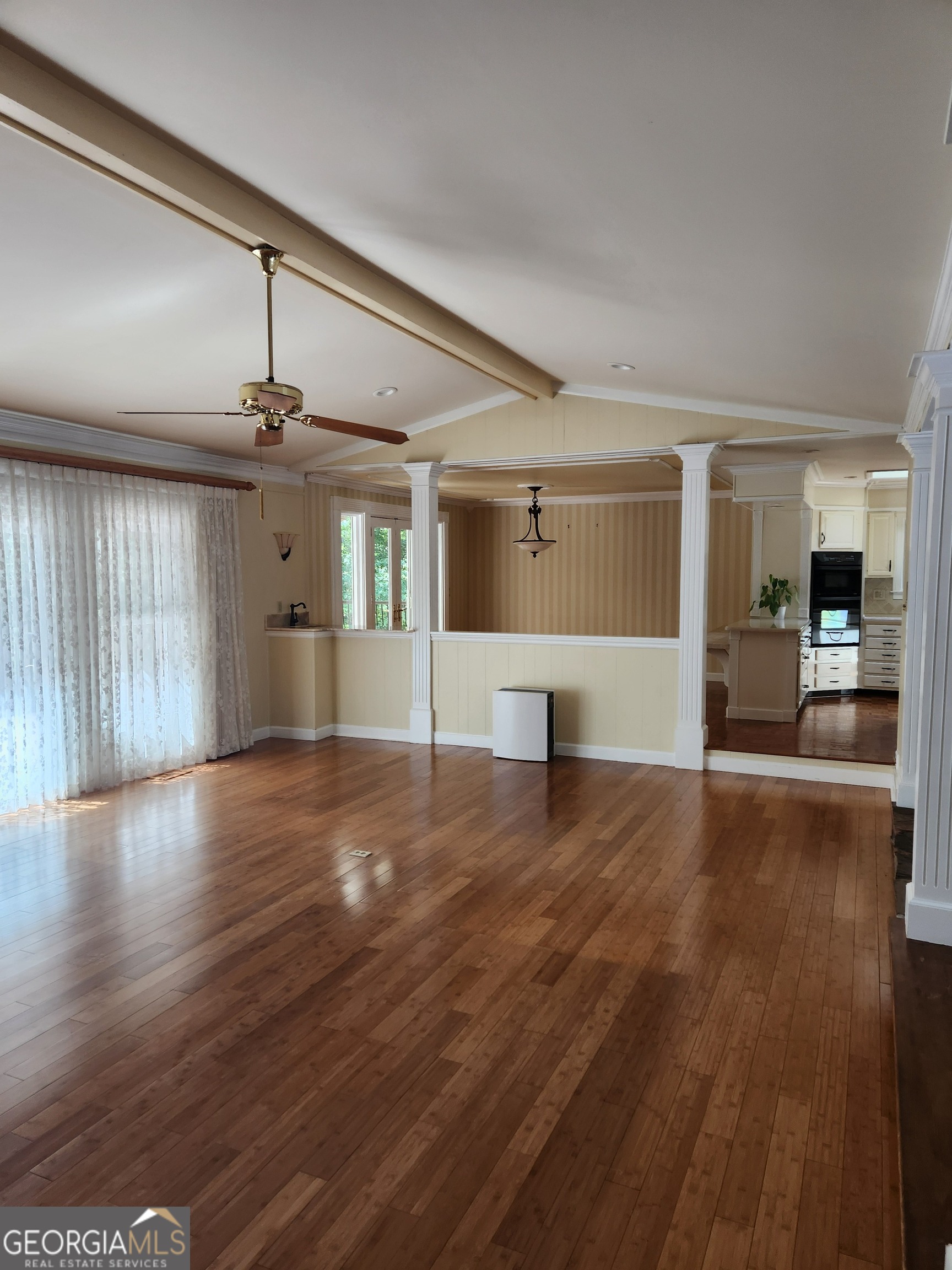 4370 LAUREL CIR SE