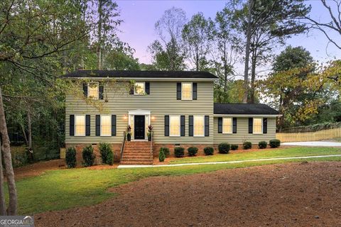 Photo of 2811 Georgian Terrace, Marietta, GA 30068 (MLS # 10622550)