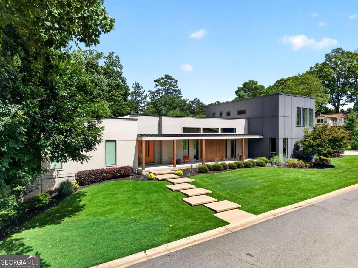 103 Melanie LN