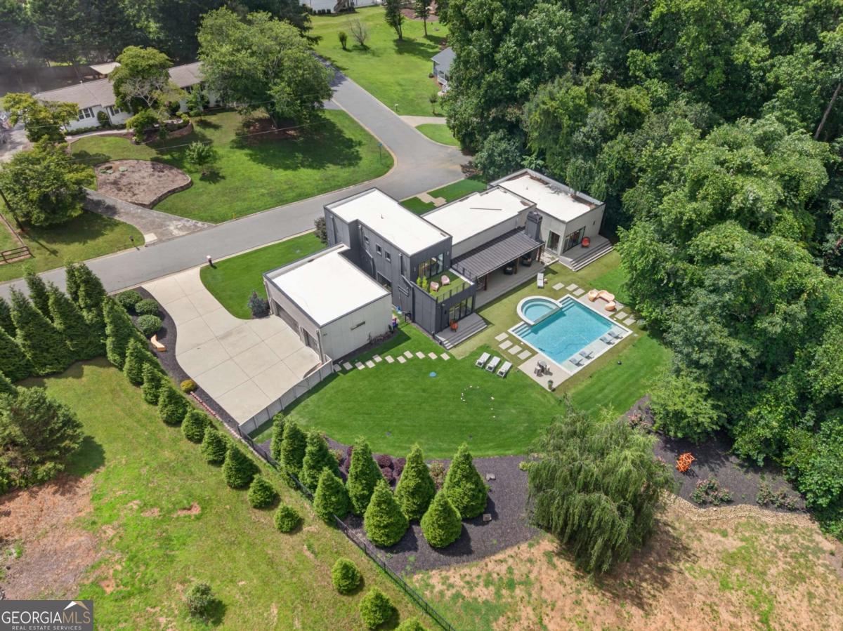 103 Melanie LN