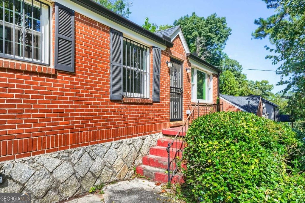Photo of 1867 Glendale Drive, Decatur, GA 30032 (MLS # 10870992)