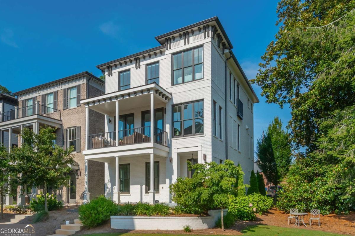 100 Villa Magnolia LN