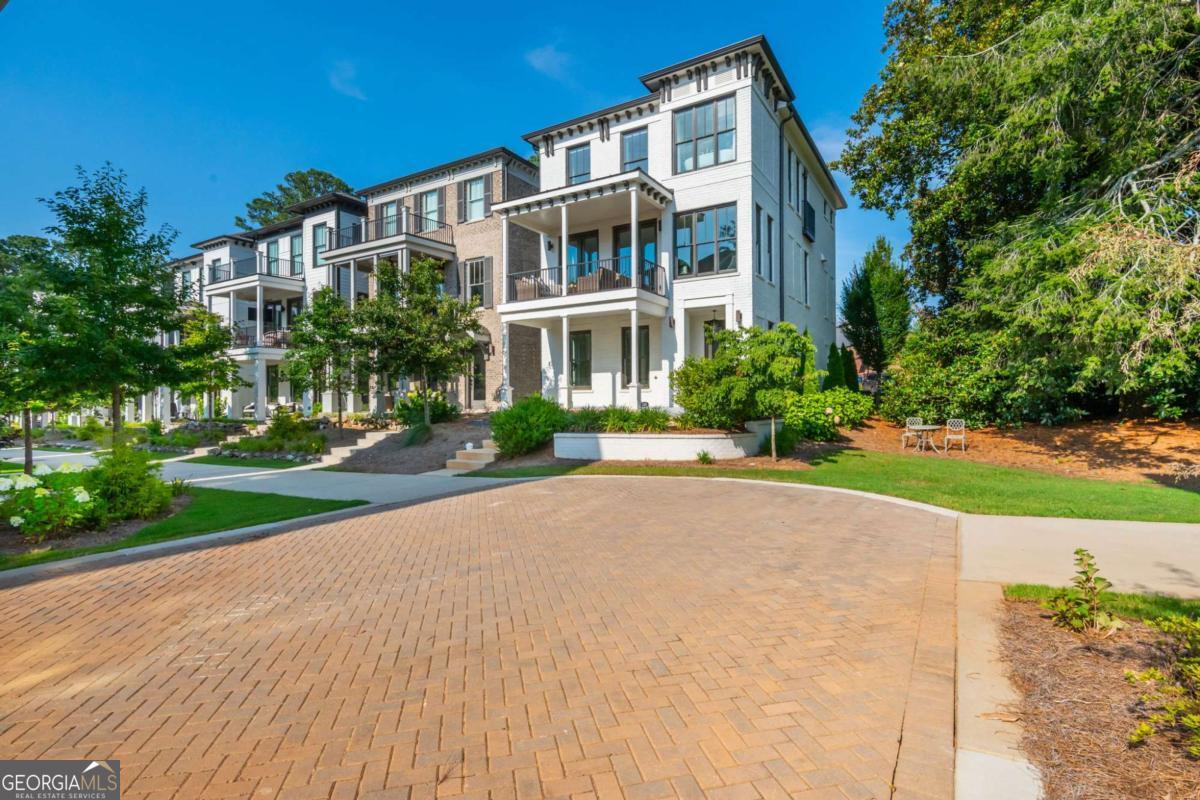100 Villa Magnolia LN