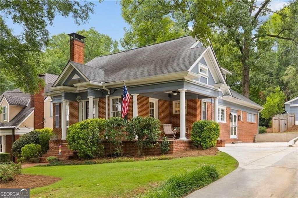 Photo of 1031 Mclynn Avenue NE, Atlanta, GA 30306 (MLS # 10811063)