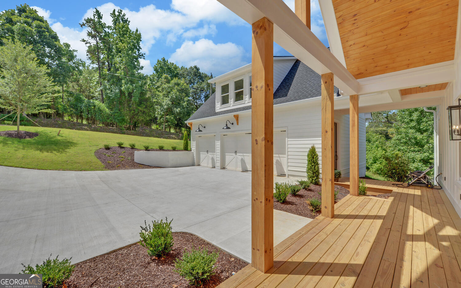 672 Tugaloo Heights CIR