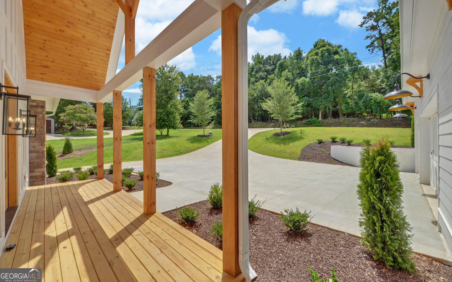 672 Tugaloo Heights CIR