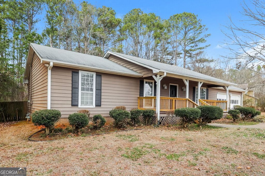 Photo of 105 Bennington Drive, Stockbridge, GA 30281 (MLS # 10696644)