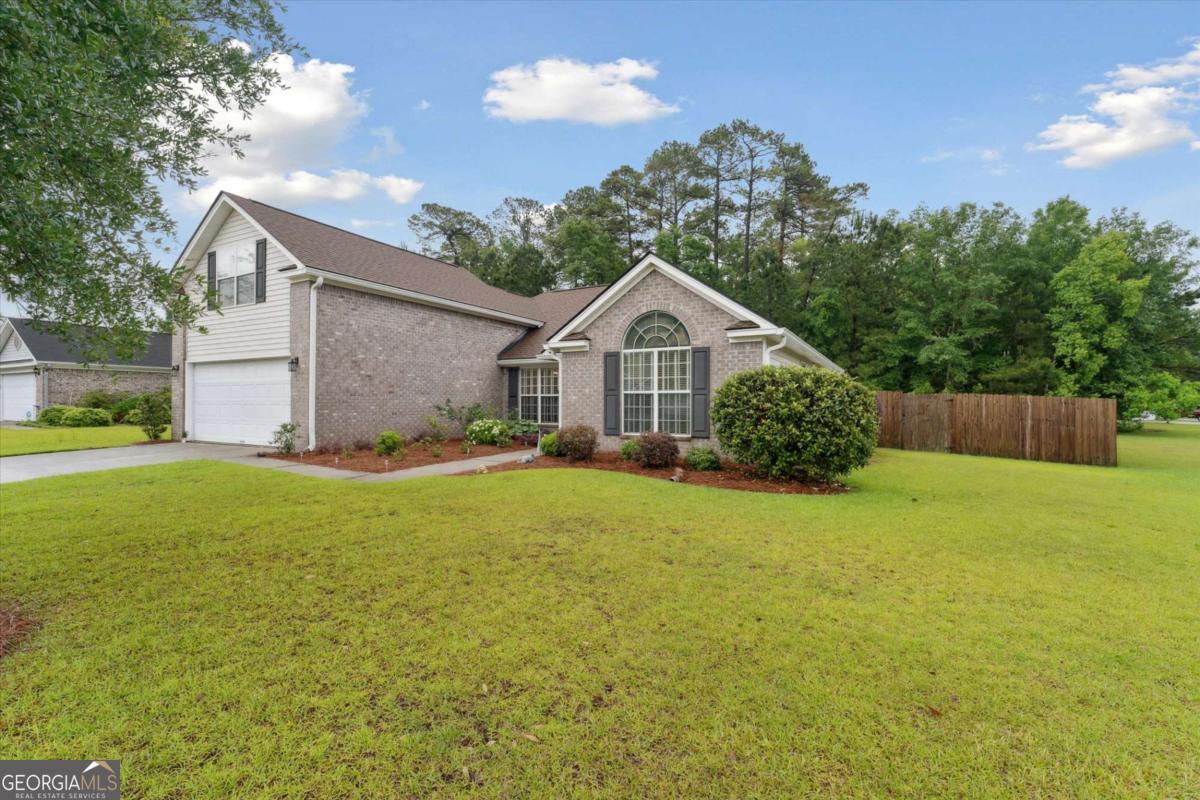 21 Carlisle LN