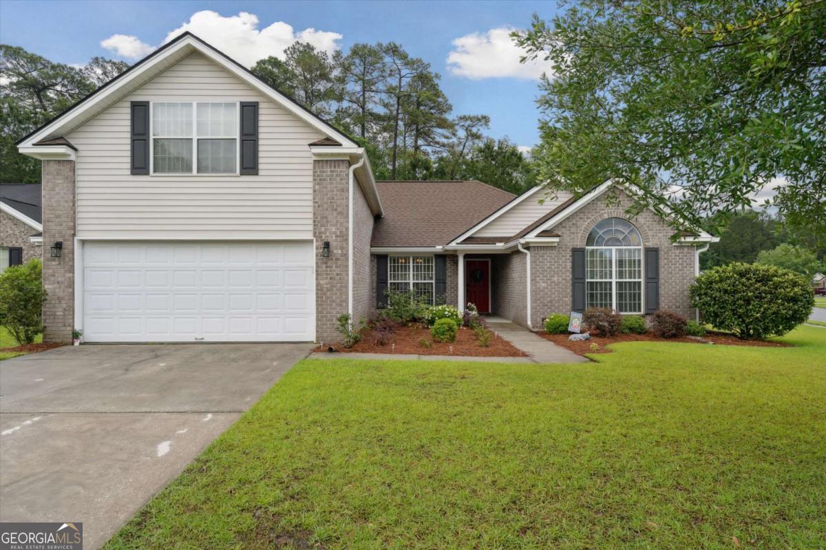 21 Carlisle LN