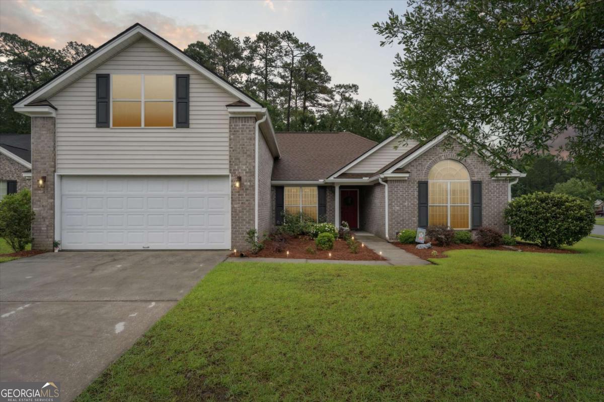 21 Carlisle LN