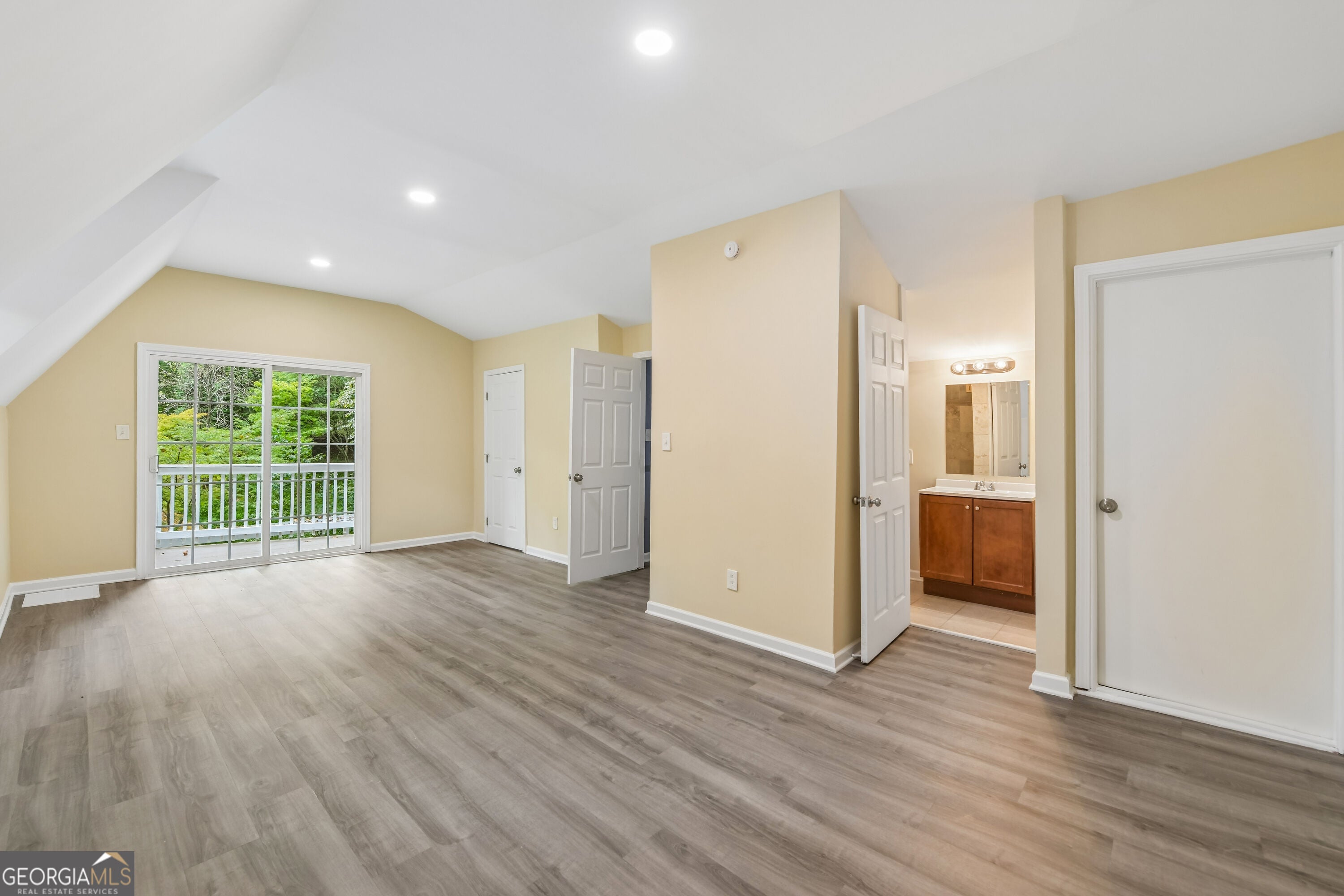 1370 Eaglecreek TRL