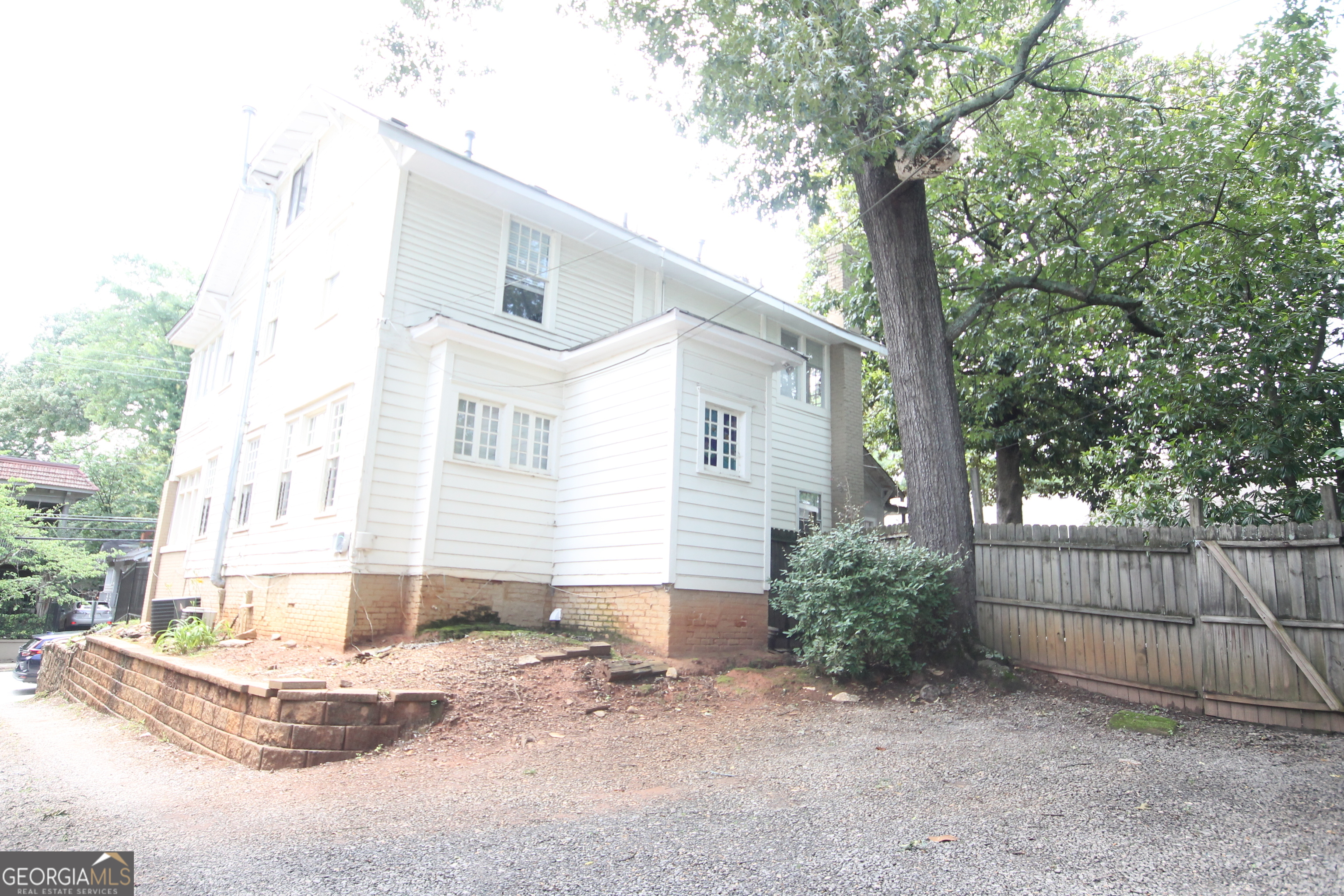 747 Barnett ST