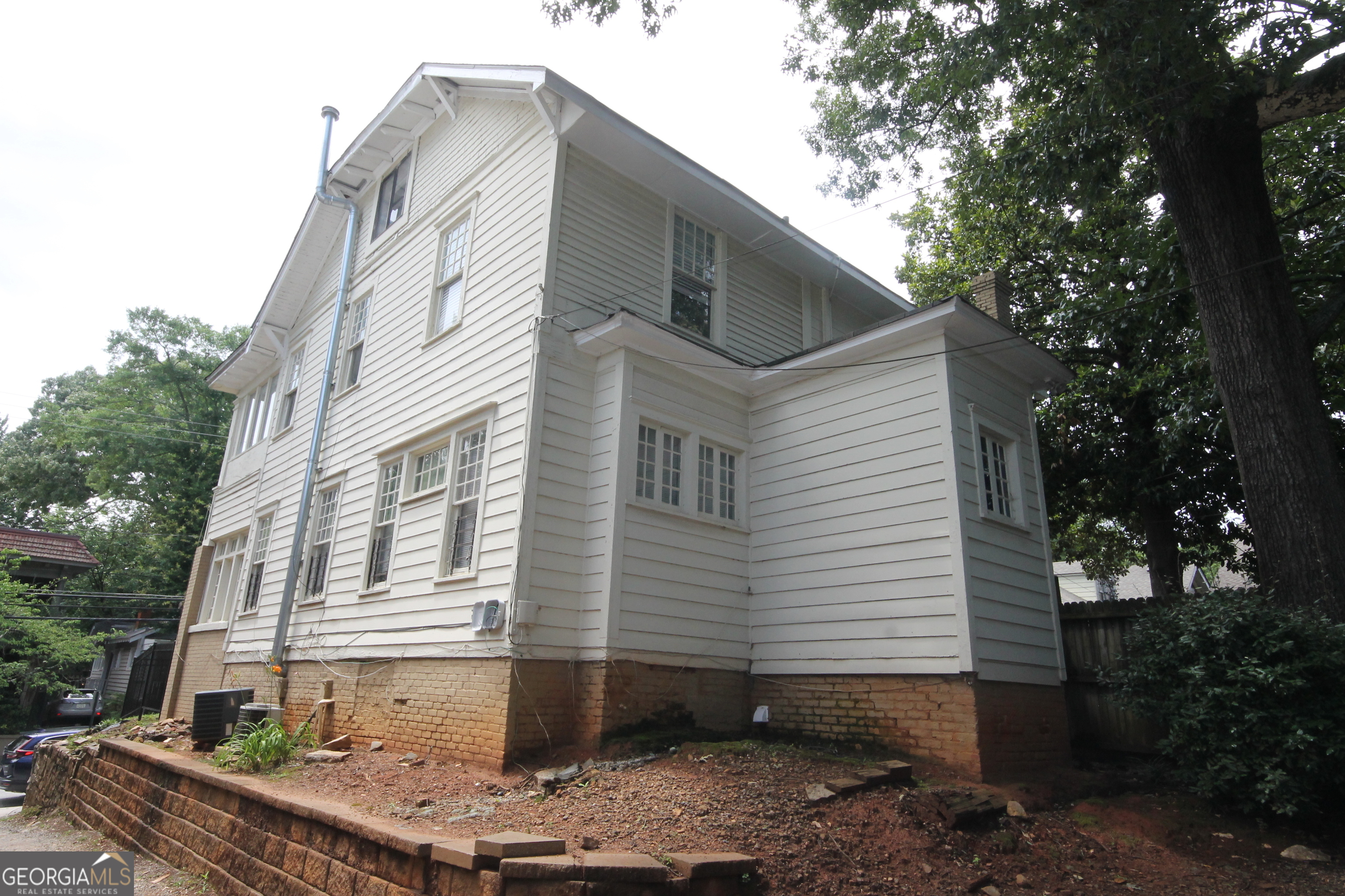 747 Barnett ST