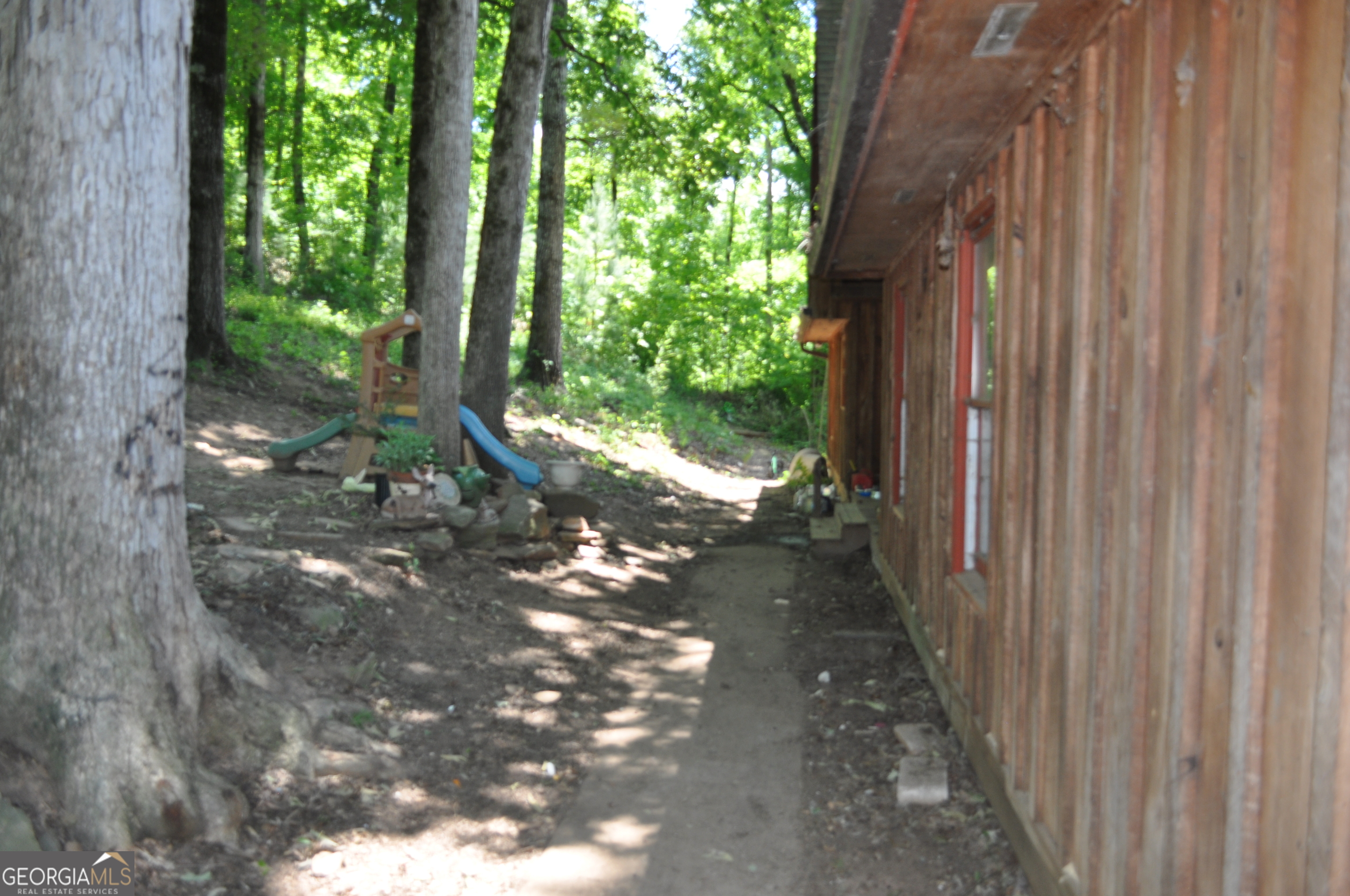685 Rock Mills RD