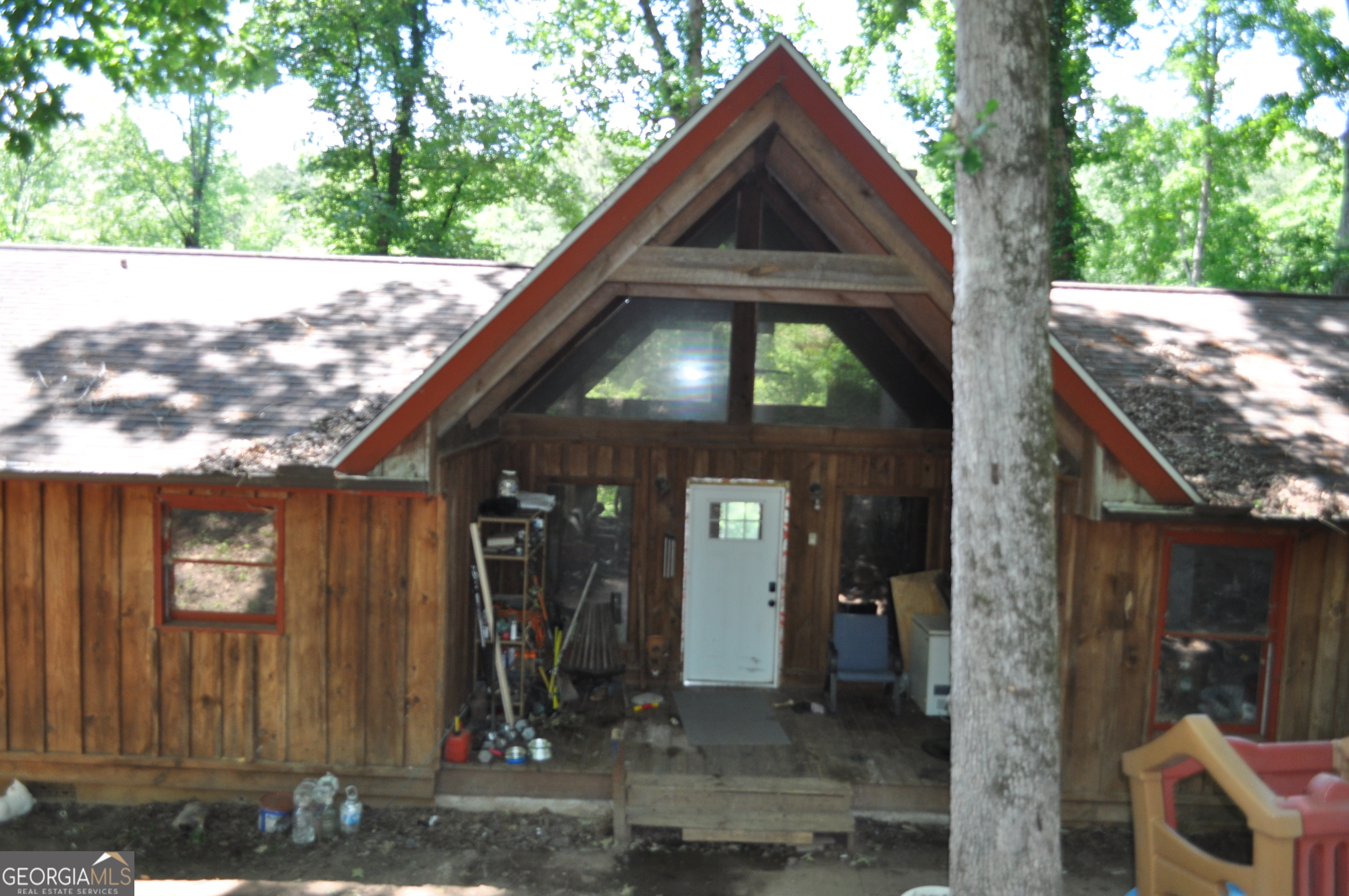 685 Rock Mills