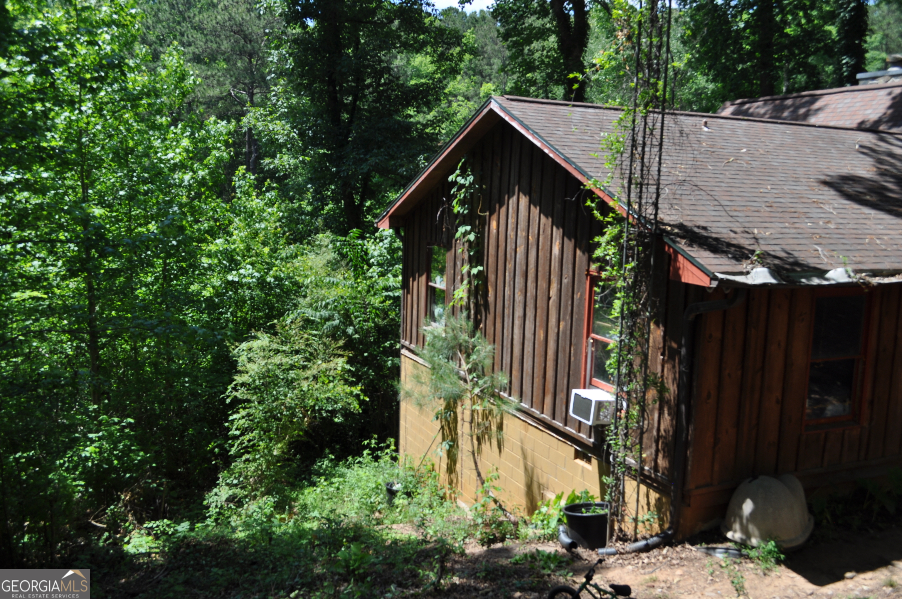 685 Rock Mills RD