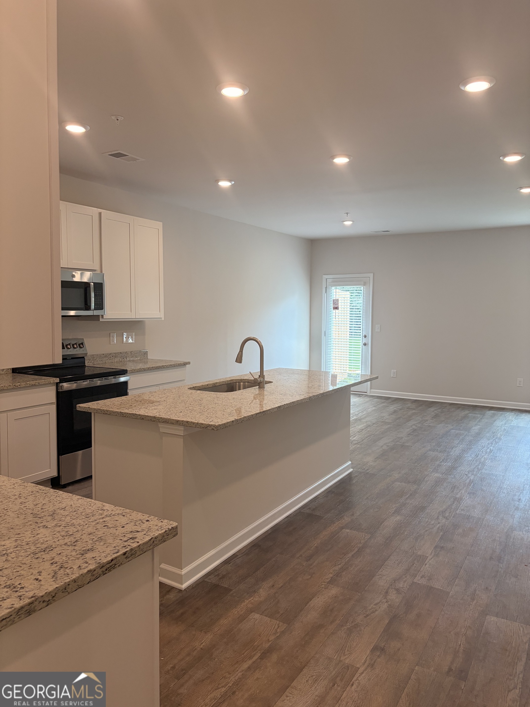 8337 Columbia CT
