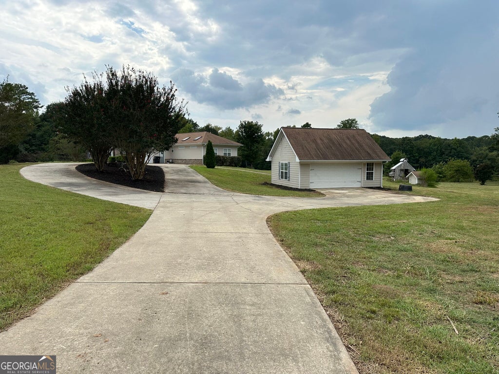 Photo of 54 Whatley Road, Griffin, GA 30224 (MLS # 10835365)