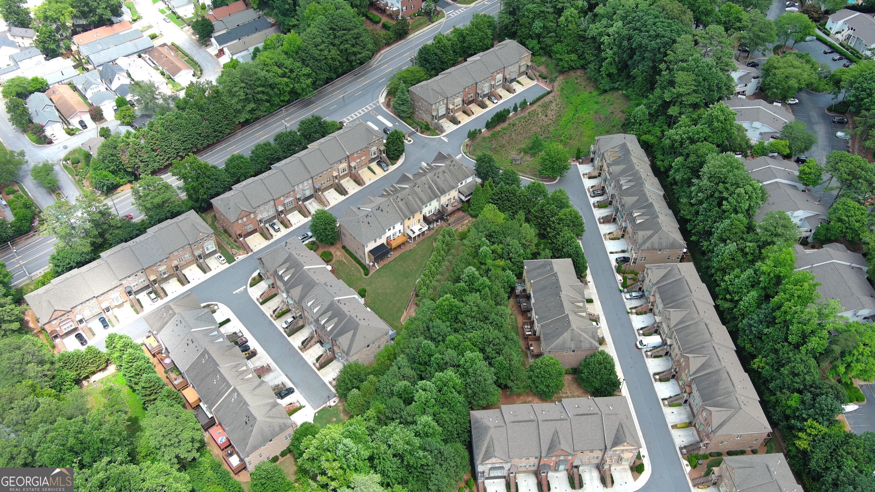 The Oaks at Powers Ferry - Residential