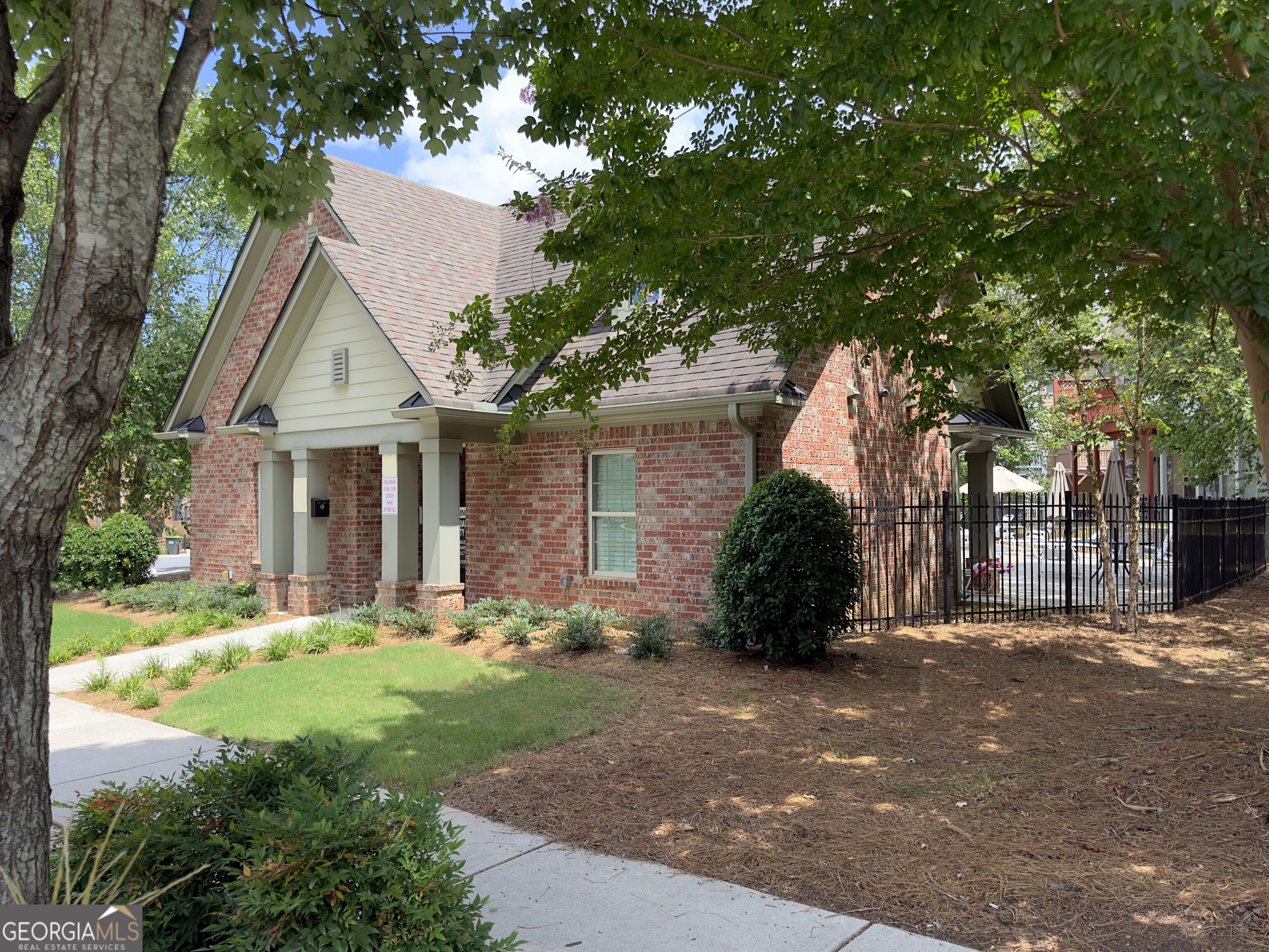 The Oaks at Powers Ferry - Residential
