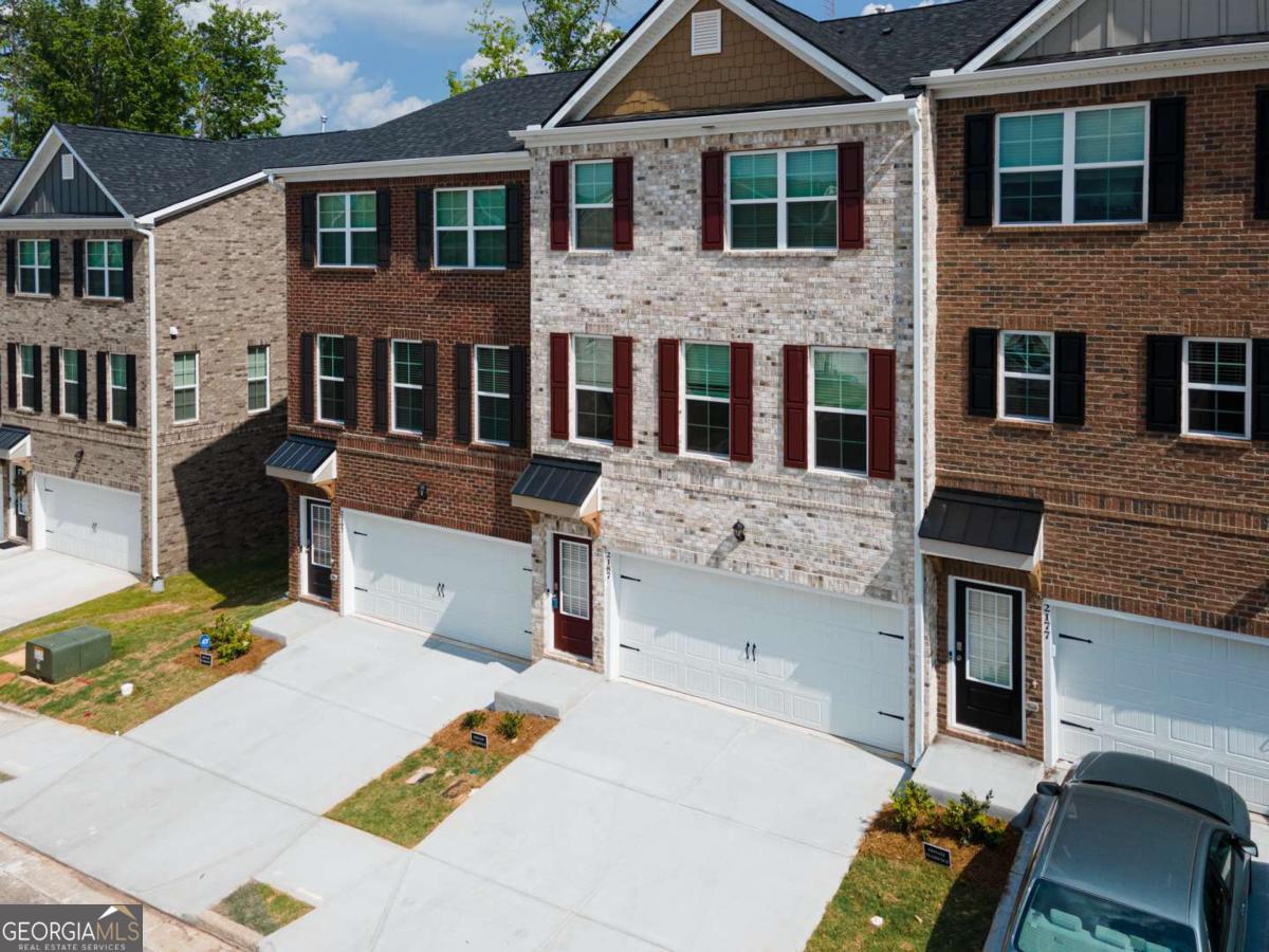 New Luxury Townhome for lease. This Community is located in the Brookwood School District, a Nationally Ranked School District. Your New Home will feature 4 side Brick Exterior, and 2 Car Garages. With the Interior there are 3 Levels with 1st Floor having a Large Bedroom and Full Bath, 2nd Floor shows off a WIDE-OPEN CONCEPT with an oversized Kitchen with Huge Island, Open view to Both Spacious Family, Dining Room, Half Bath, and an Oversized Rear exterior Deck. 3rd Level has 3 More Spacious Bedrooms with Walk-in Closets and 2 Full Sized Bathrooms with Open views to Both Spacious Family, Dining Room, Half Bath, and an Oversized Rear exterior Deck. 3rd Level has 3 More Spacious Bedrooms with a Walk-in closet. Includes SWIM POOL! & No Cutting Grass!