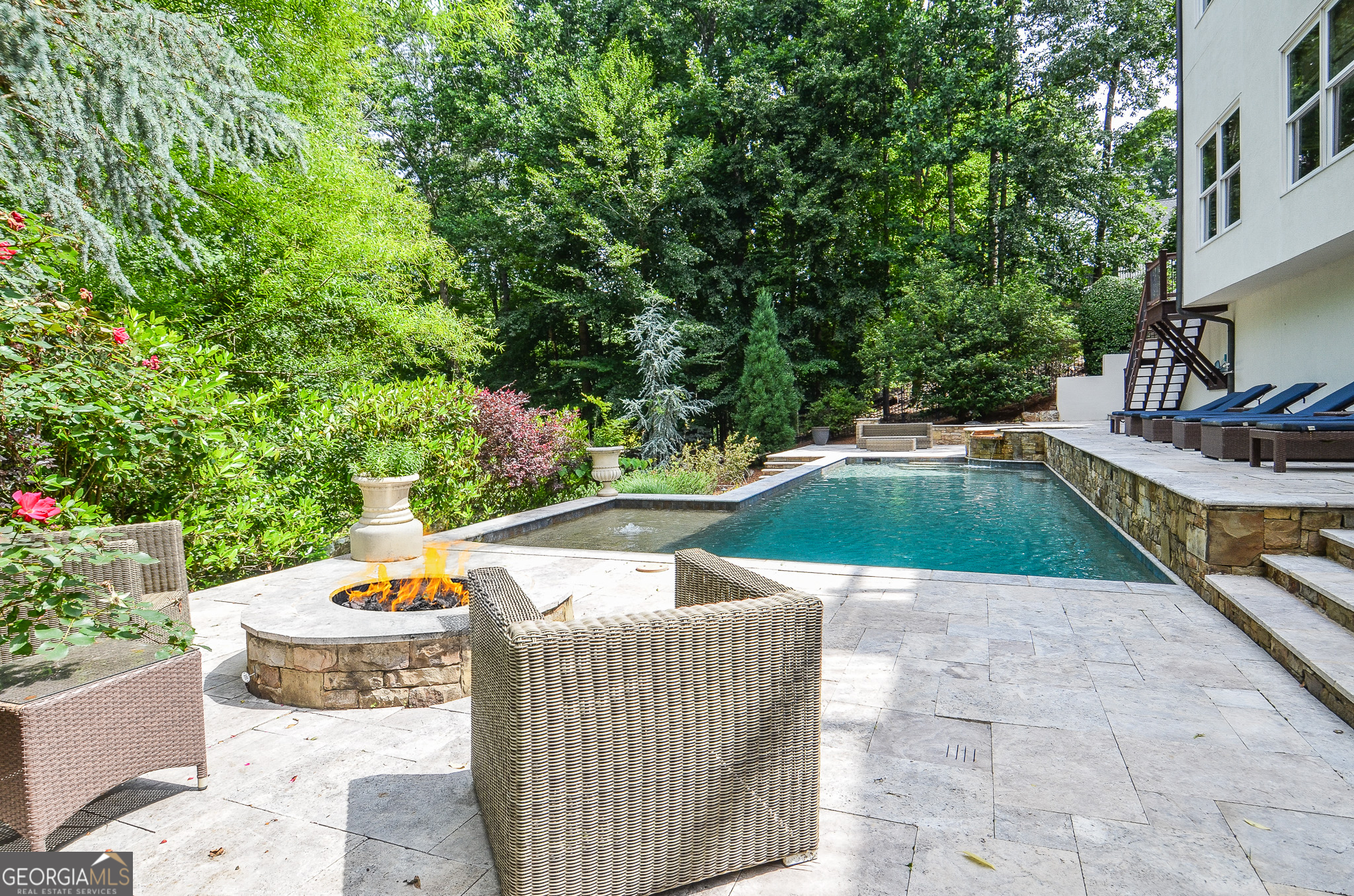 965 Tiverton LN