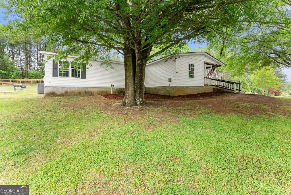 Photo of 1533 Scenic Drive, Toccoa, GA 30577 (MLS # 10754480)