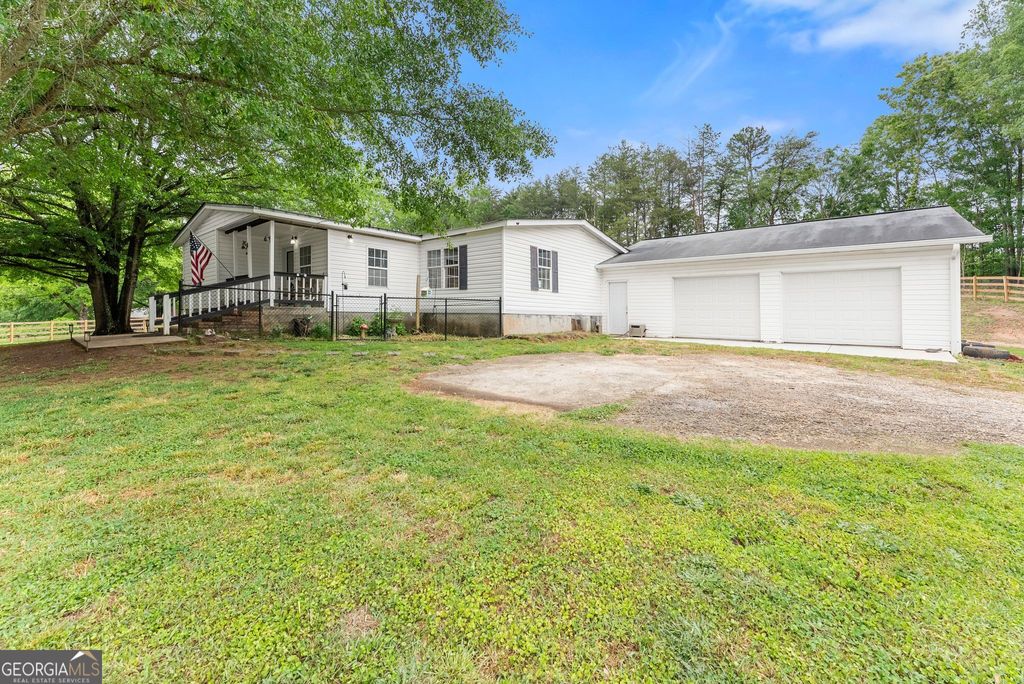 Photo of 1533 Scenic Drive, Toccoa, GA 30577 (MLS # 10754480)
