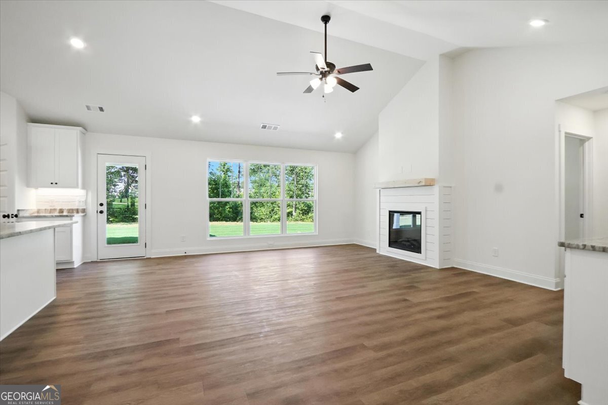 204 Rachel LN