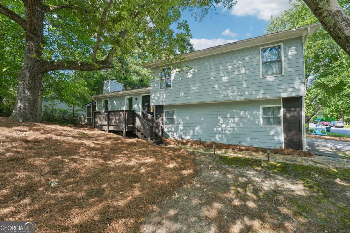 585 Westchester CIR SW
