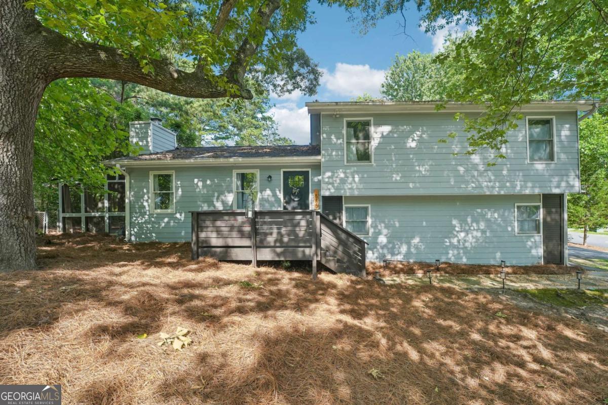 585 Westchester CIR SW