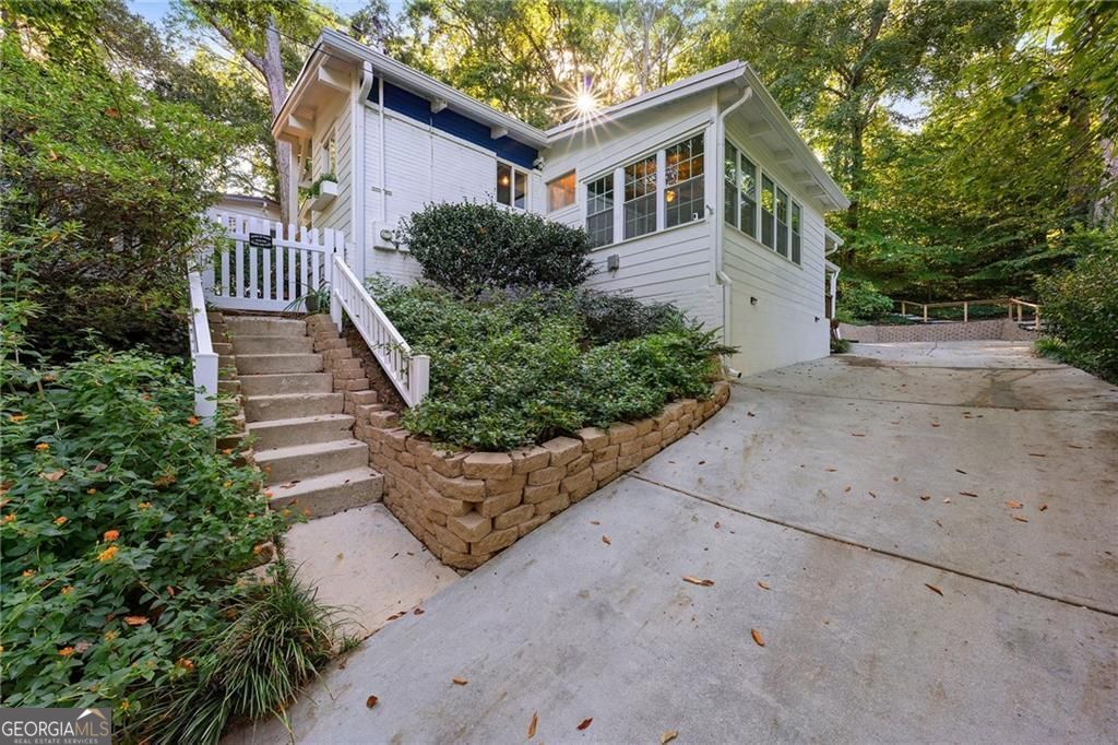 2632 Defoors Ferry RD NW