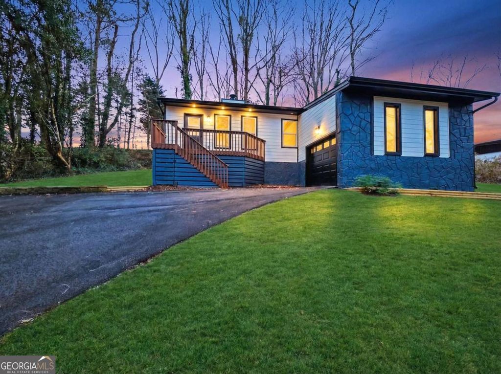 Photo of 3557 Meadow Lane, Gainesville, GA 30506 (MLS # 10696261)