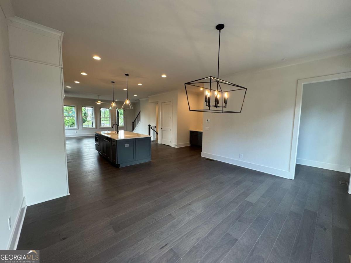 445 Chiswick CIR 20