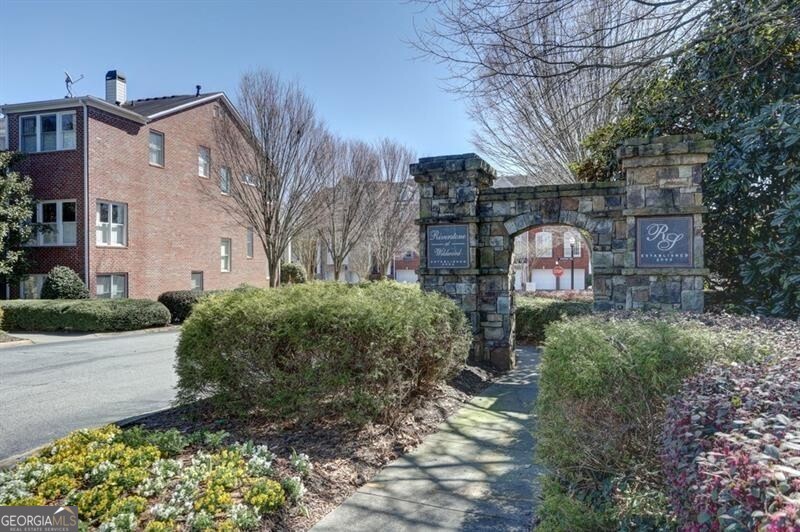 Atlanta, Georgia 30339, United States, 3 Bedrooms Bedrooms, ,4 BathroomsBathrooms,Residential,Active,19656