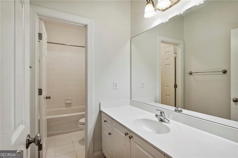 Atlanta, Georgia 30339, United States, 3 Bedrooms Bedrooms, ,4 BathroomsBathrooms,Residential,Active,19656