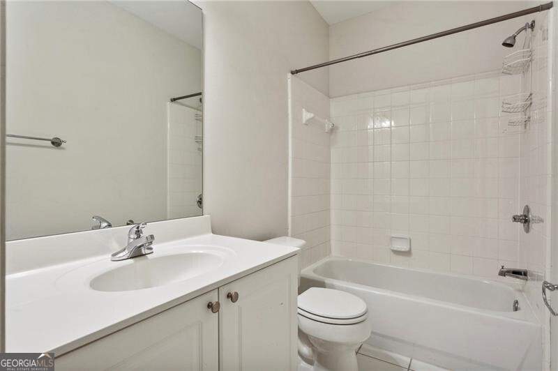 Atlanta, Georgia 30339, United States, 3 Bedrooms Bedrooms, ,4 BathroomsBathrooms,Residential,Active,19656