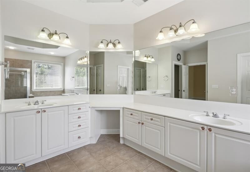 Atlanta, Georgia 30339, United States, 3 Bedrooms Bedrooms, ,4 BathroomsBathrooms,Residential,Active,19656