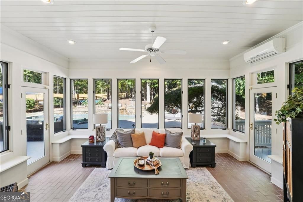POLO GOLF AND COUNTRY CLUB - Residential