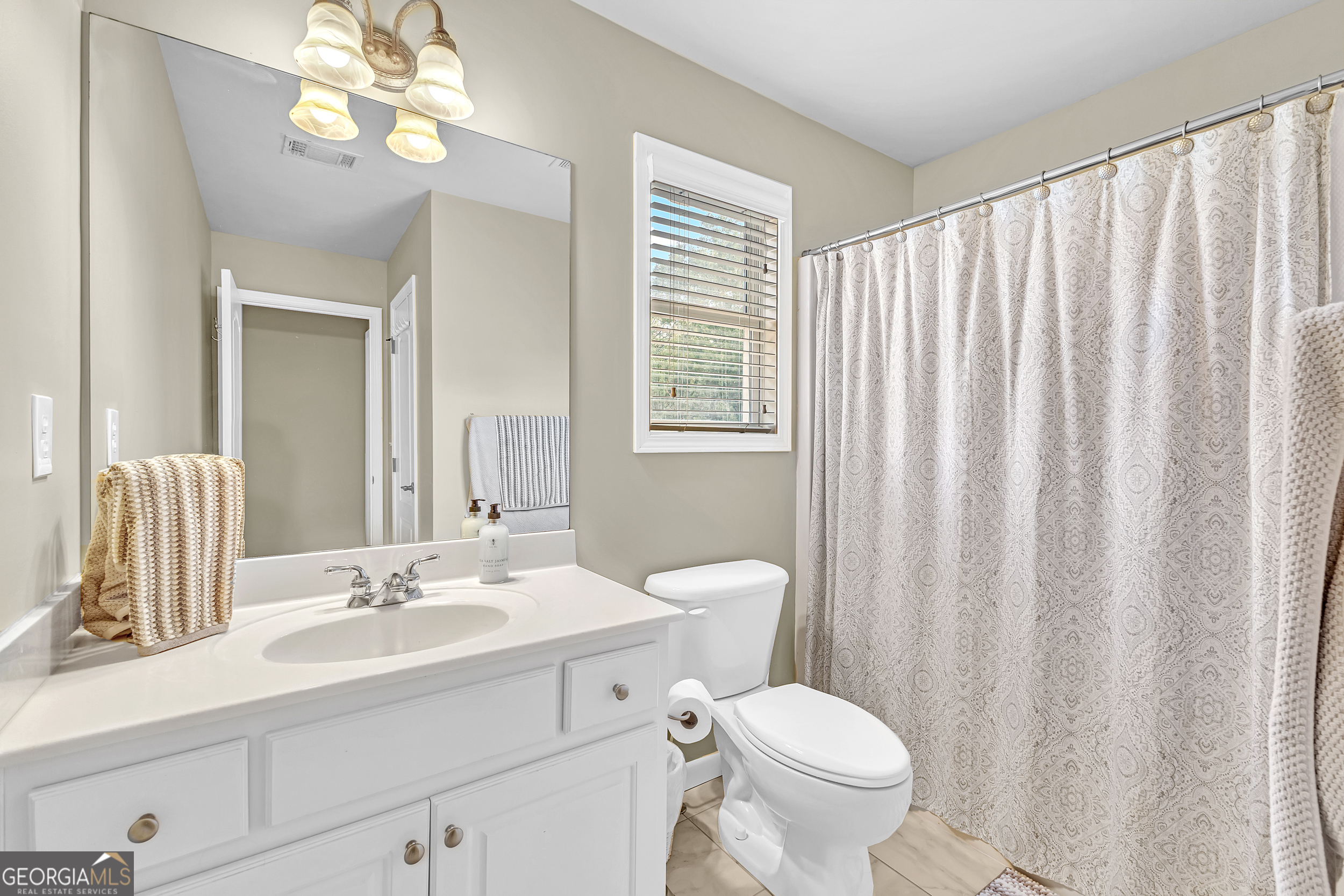 McDonough, Georgia 30252, United States, 4 Bedrooms Bedrooms, ,4 BathroomsBathrooms,Residential,Pending,144121