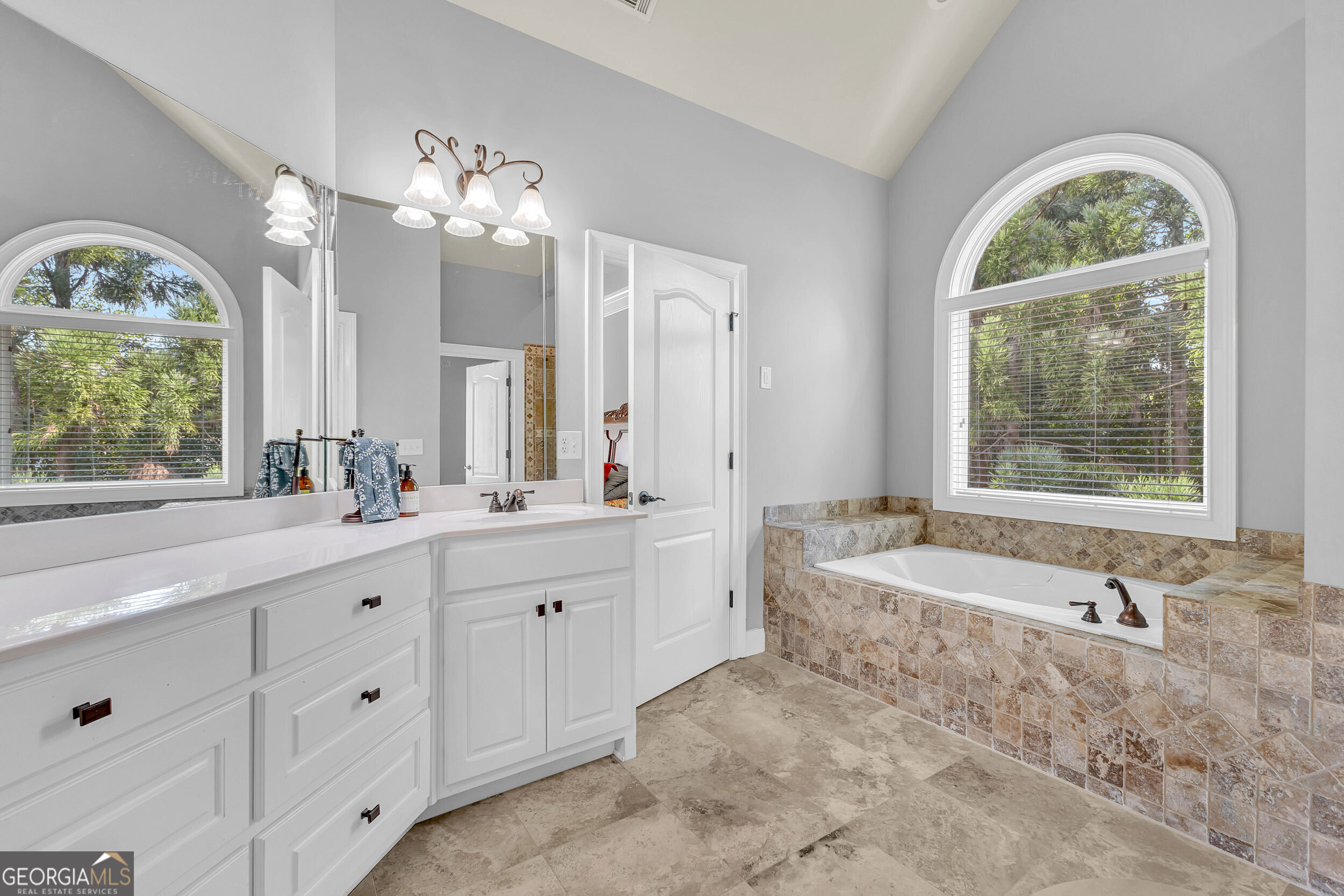 McDonough, Georgia 30252, United States, 4 Bedrooms Bedrooms, ,4 BathroomsBathrooms,Residential,Pending,144121